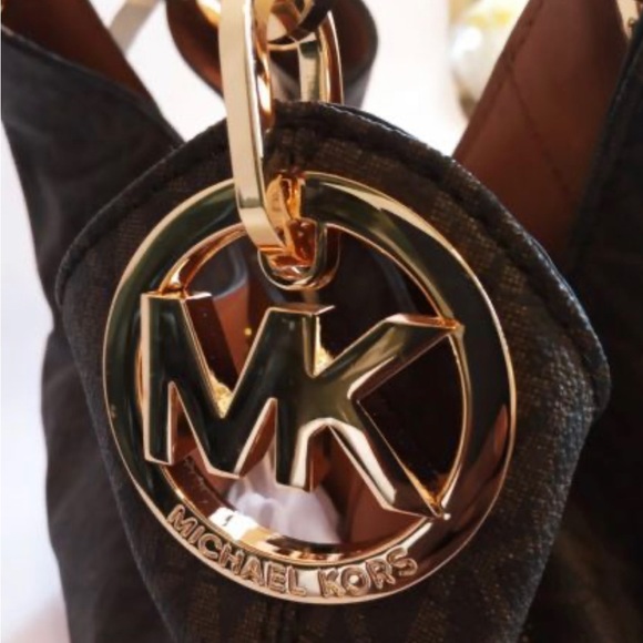 Michael Kors Fulton Large Shoulder Bag - Picture 6 of 6